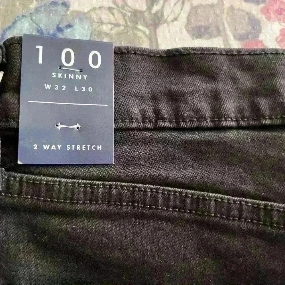 Men’s Lucky brand jeans, black 32 x 30 new condition with tags​​